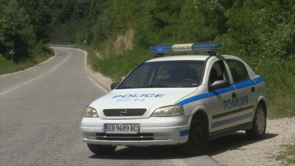 Полицията: 5-годишното дете, паднало от мост в Габрово, е бутнато от баща си