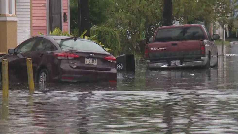 Тежки наводнения и щети в Ню Орлиънс
