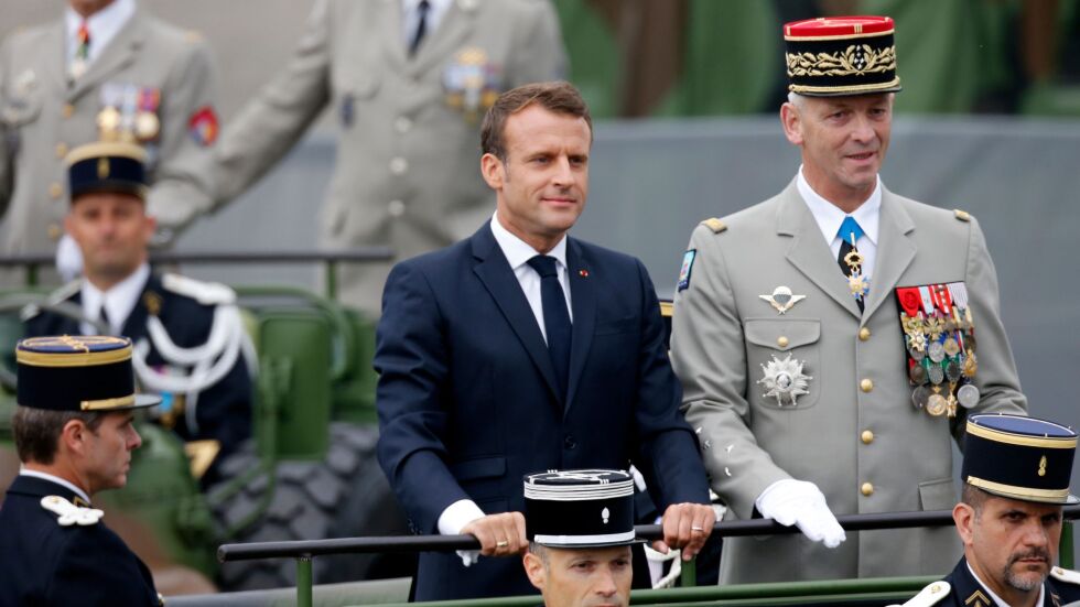 Франция отбелязва Деня на Бастилията