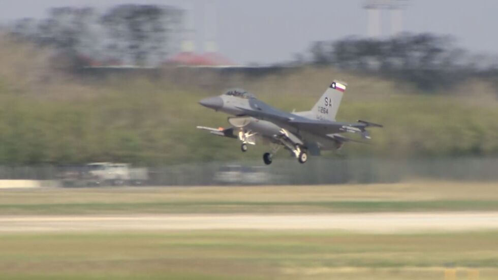 Бюджетната комисия одобри закупуването на още осем F-16