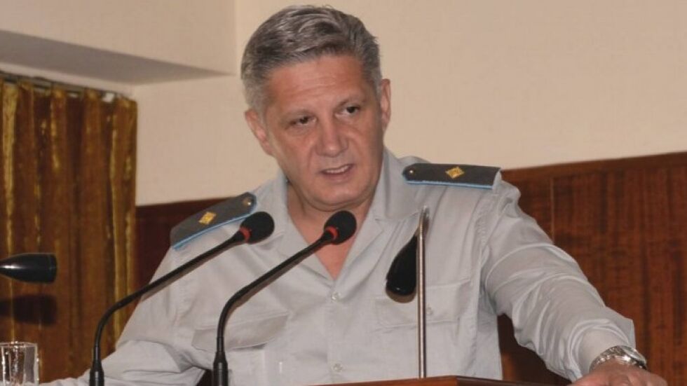 Директорът на служба „Военна информация” напуска поста