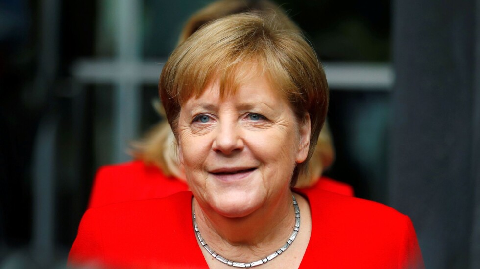Третият тест на Меркел за коронавирус отново е отрицателен