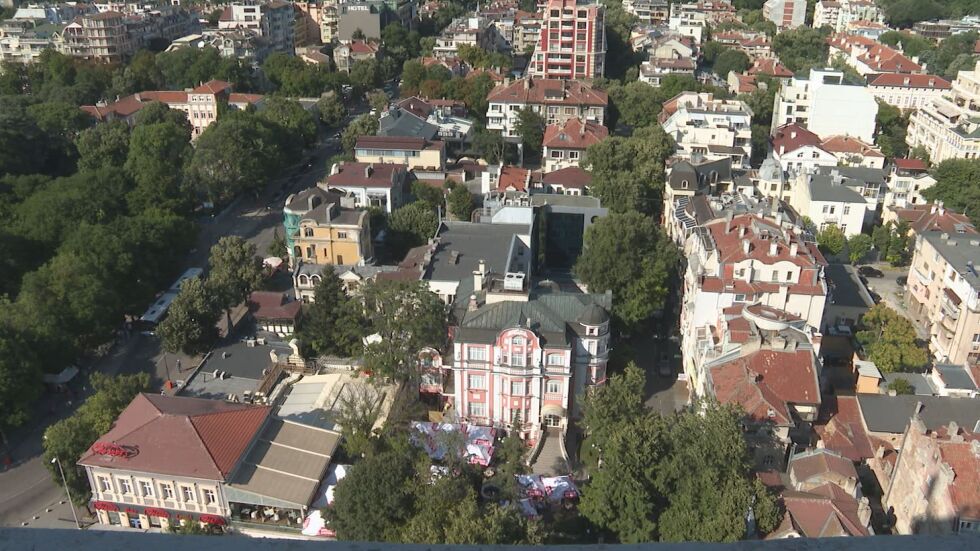 Недоволство срещу многоетажен строеж в историческия център на Варна