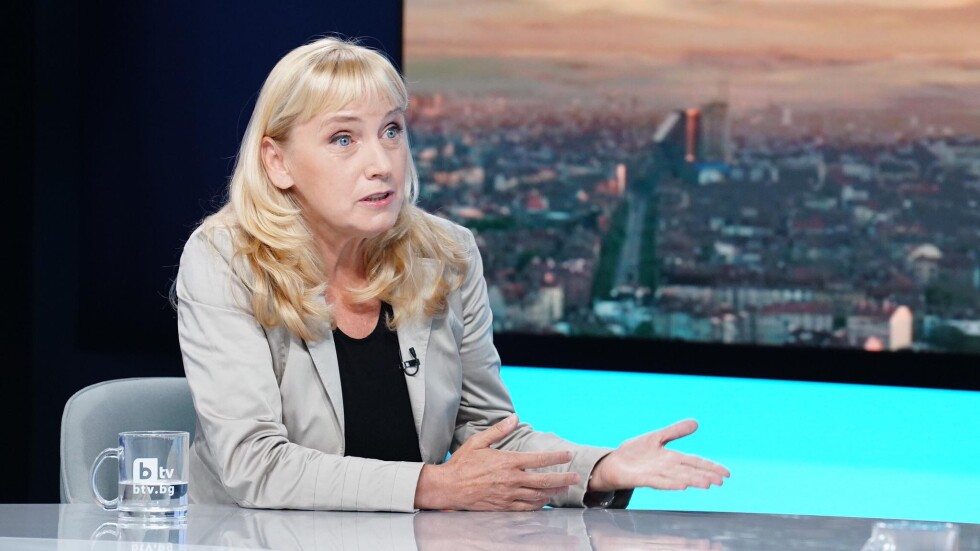 Българската прокуратура иска от Европарламента да свали имунитета на Елена Йончева