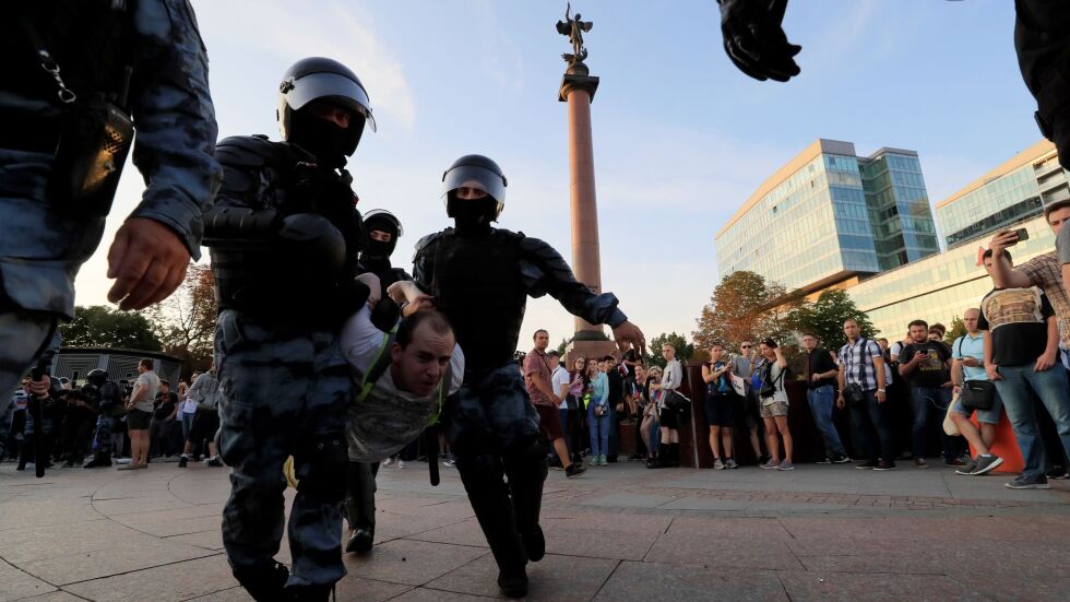 След протестите в Москва: Над 500 души остават в ареста