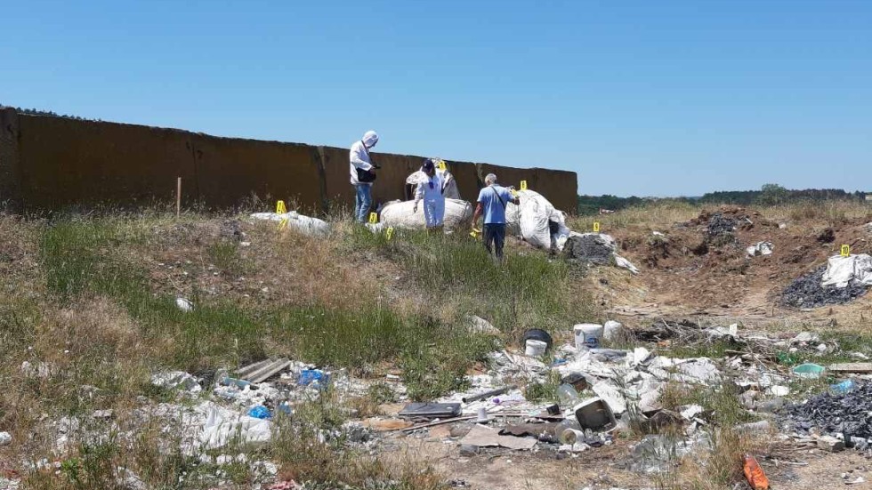 Отпадъците край Червен бряг: Продължава разследването на ДАНС и спецпрокуратурата 