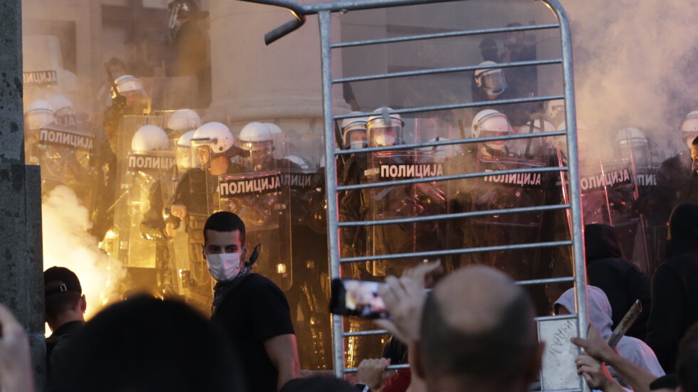 Нов протест в Белград срещу въвеждането на ограничителни мерки във връзка с коронавируса