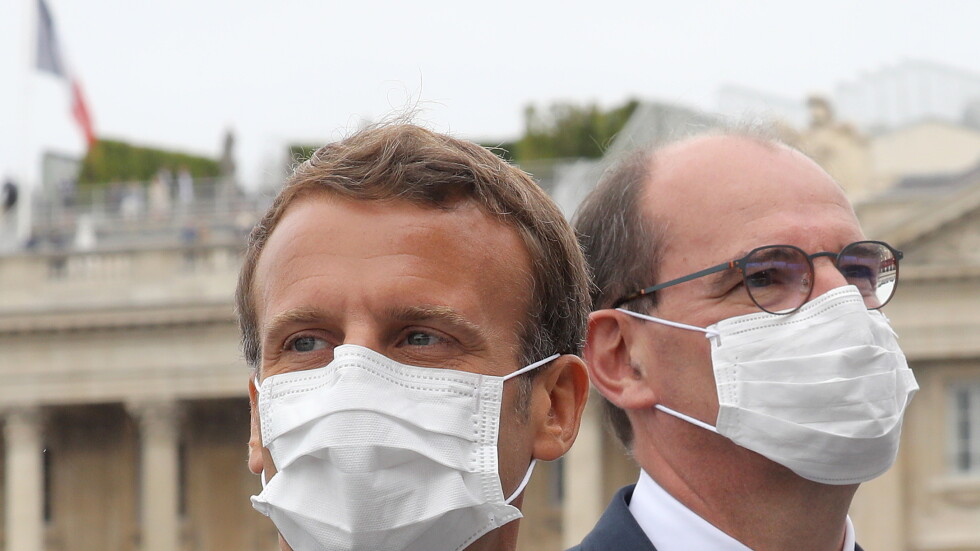 Макрон: Франция трябва да направи задължителни маските на закрити обществени места