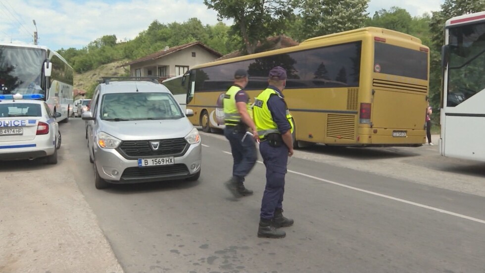 Два протеста в село Лютидол заради ремонта на път Е-79