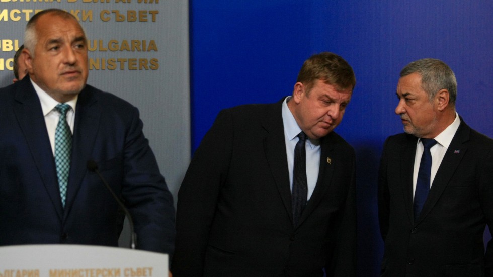 Борисов, Каракачанов и Симеонов са обсъдили кадрови промени в кабинета