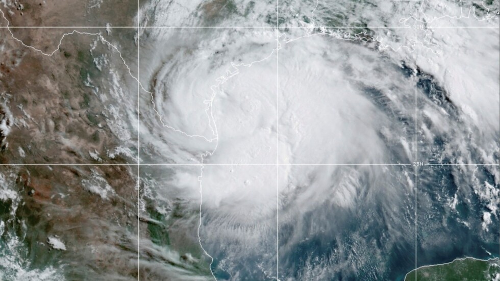Ураганът "Хана" връхлетя Тексас