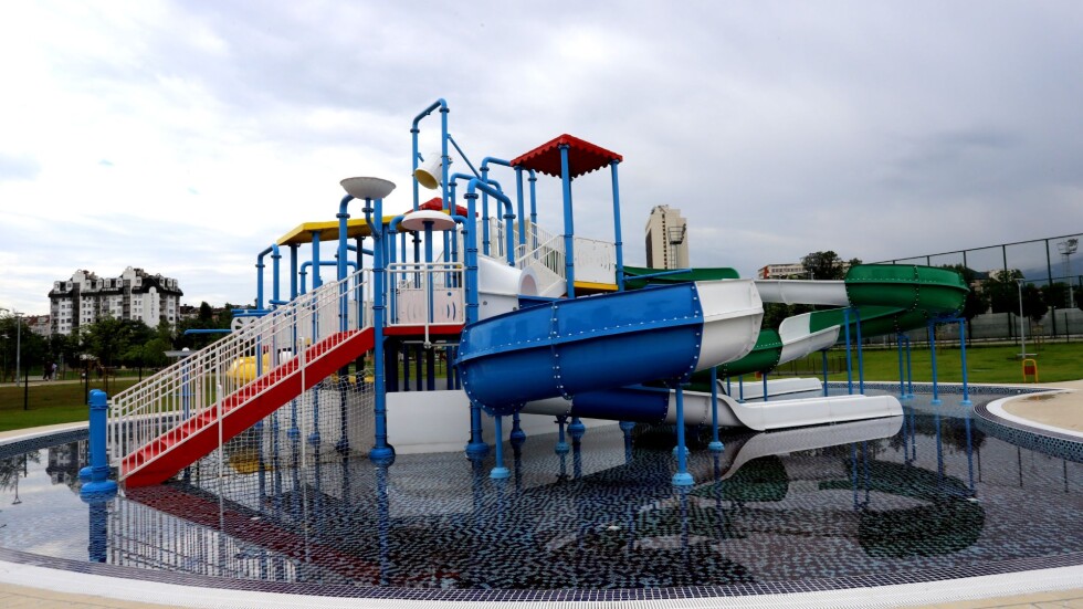 За малки и големи: Отваря първият аквапарк в София