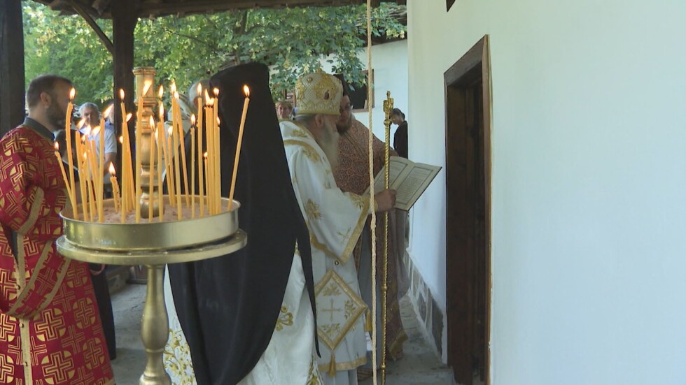 Възстановиха християнска монашеска обител край Троянския манастир