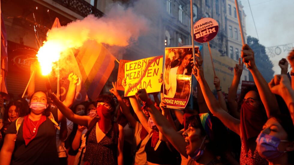 Гняв, протести и сблъсъци в Турция заради излизането от Истанбулската конвенция (ВИДЕО)