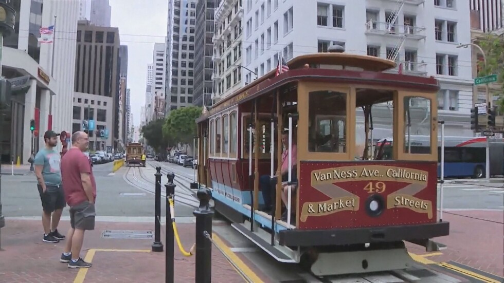 Сан Франциско възстановява движението на емблематичните кабелни трамваи