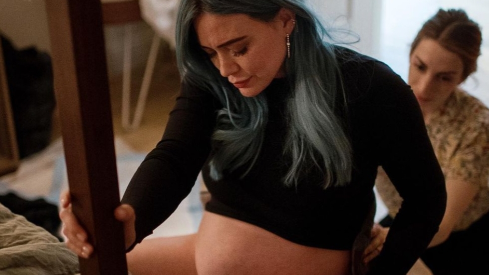 Хилари Дъф сподели много интимни снимки от раждането си вкъщи
