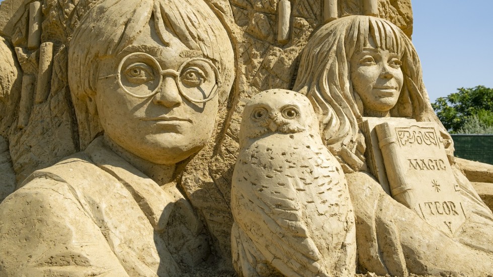 Детски филмови герои на Фестивала на пясъчните фигури в Бургас