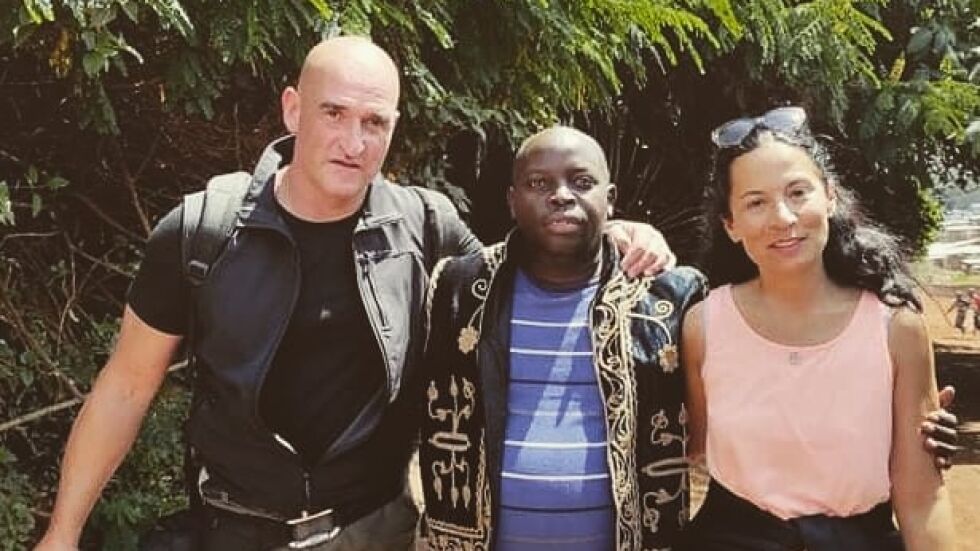 Заради африканска рокля: режисьорката Зорница София подари елек с гайтани от филма "Воевода" на кениец
