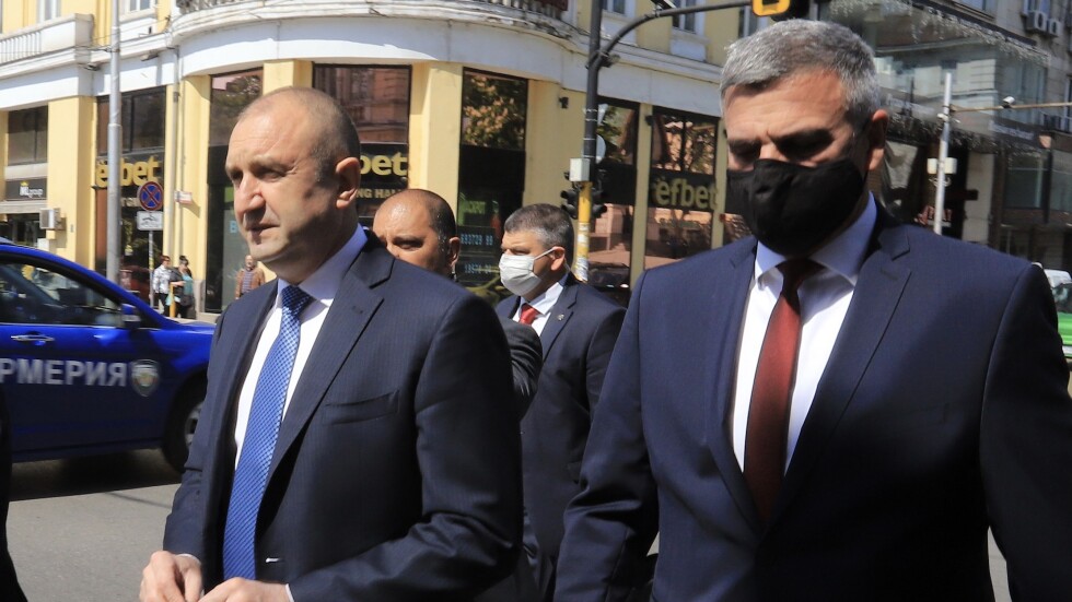 Политическо напрежение: Радев и Янев призоваха партиите към диалог