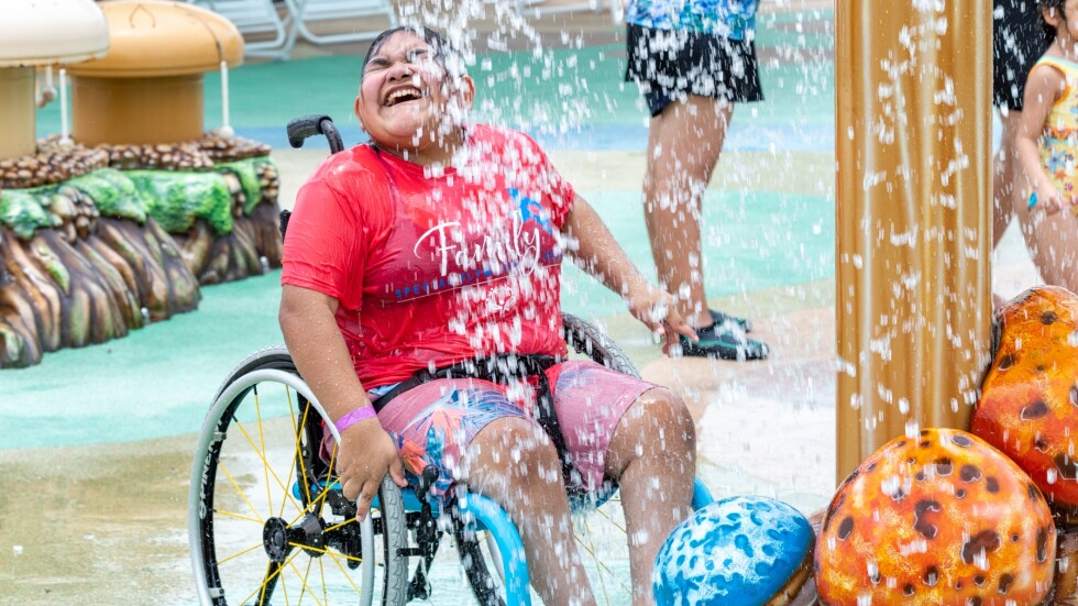 „Страната на чудесата на Морган“: Там, където хора със и без увреждания се забавляват заедно