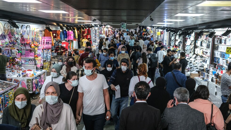 Рекордно увеличение на заразените с коронавирус в Турция