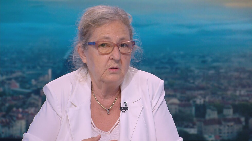Мира Кожухарова: Срам ме е да кажа какъв е процентът на ваксинираните медици