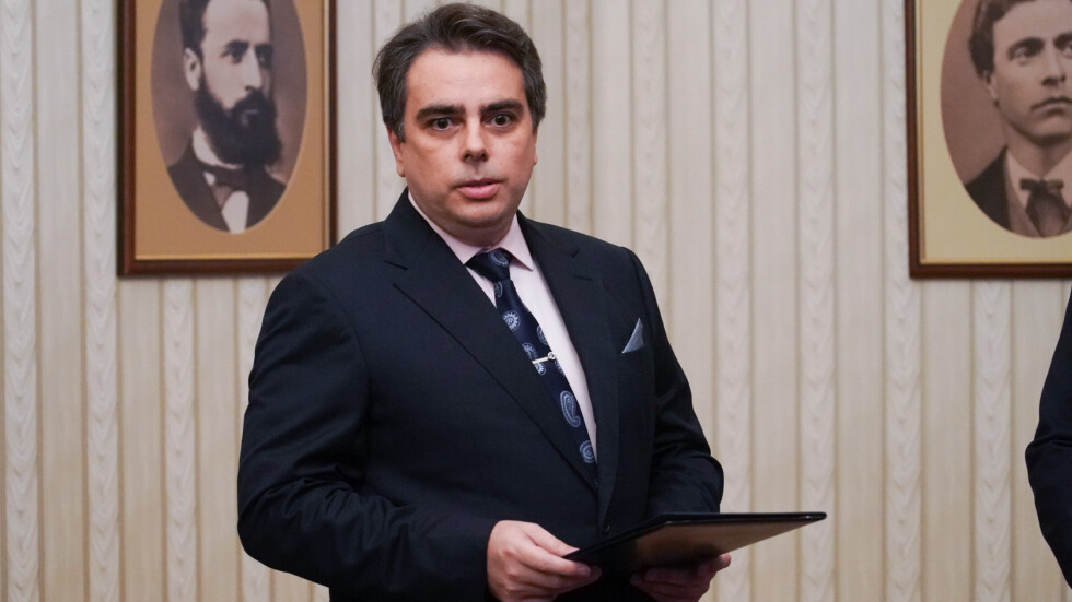 Асен Василев след връчения мандат: ПП очаква 121 народни представители подкрепа