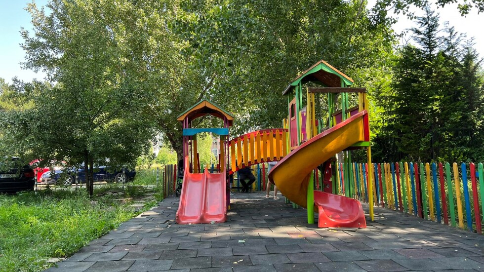 Двама задържани за стрелба на детска площадка в София