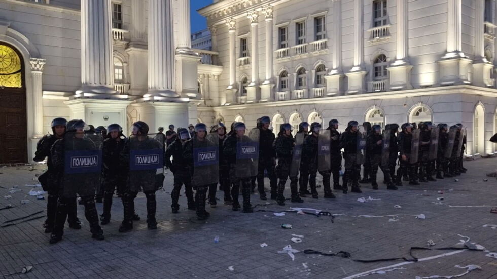 Ескалация на протестите в Скопие срещу френското предложение
