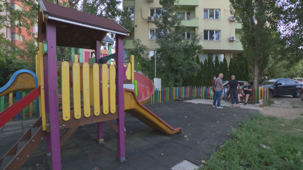 Оставиха в ареста двамата обвиняеми за стрелбата на детска площадка в София