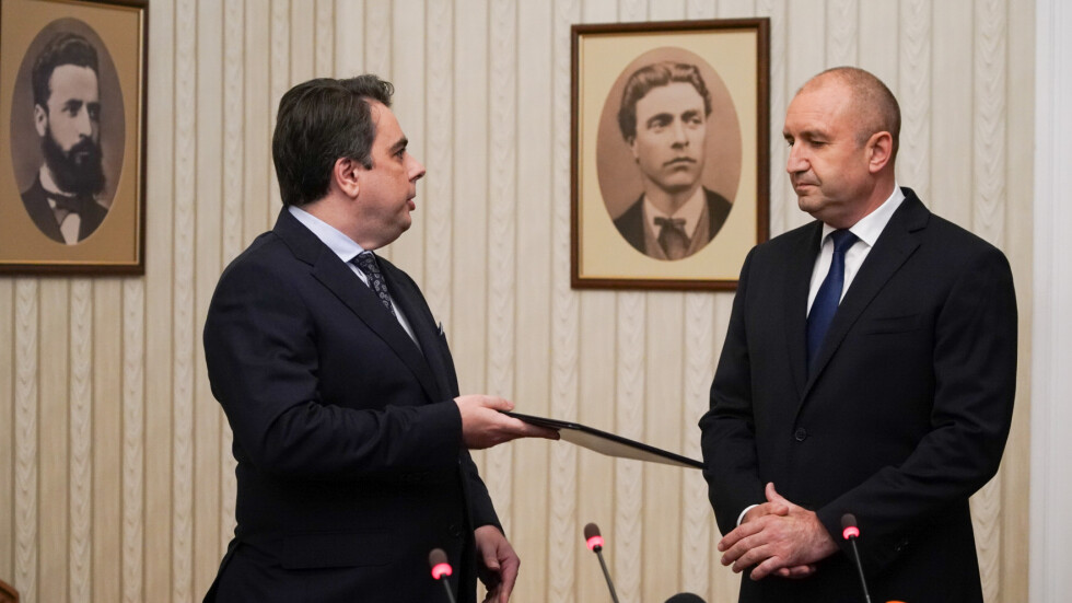 Асен Василев върна мандата на президента неизпълнен 