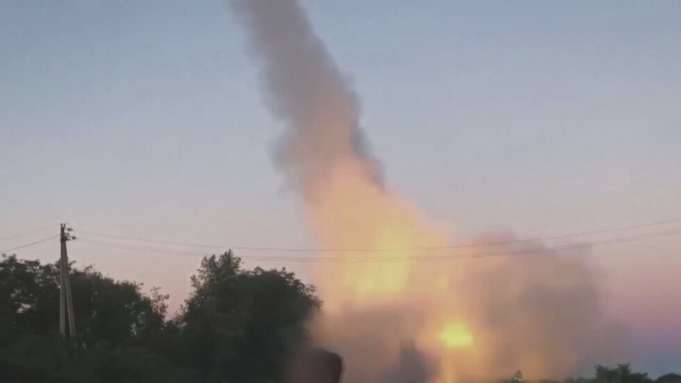 Неспирен руски обстрел по цялата фронтова линия на Донецк 