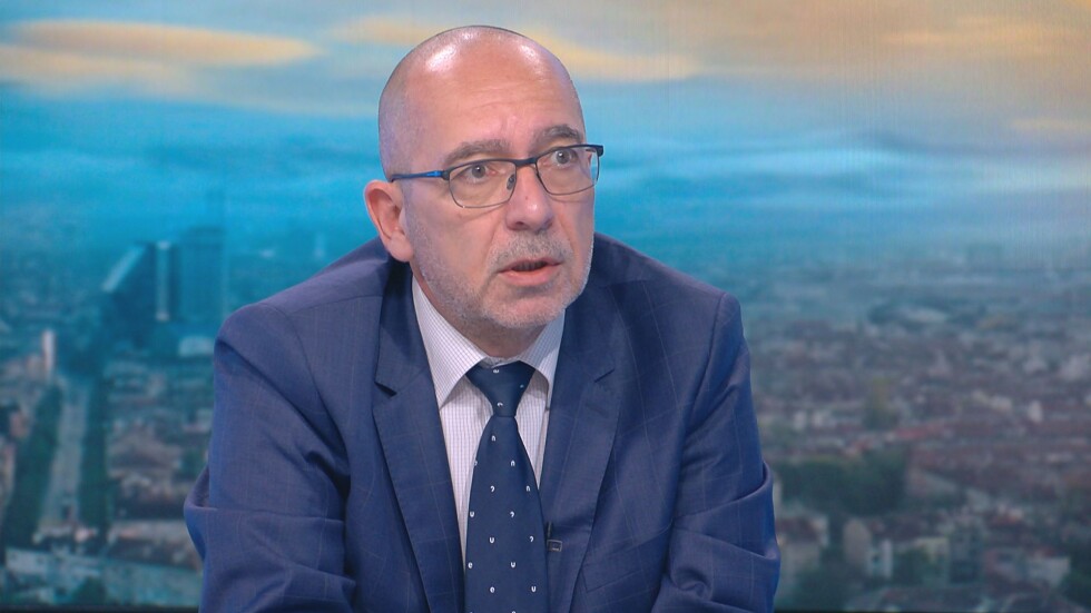Уволненият д-р Константинов: Здравният министър има тежки зависимости от фармацевтичния сектор