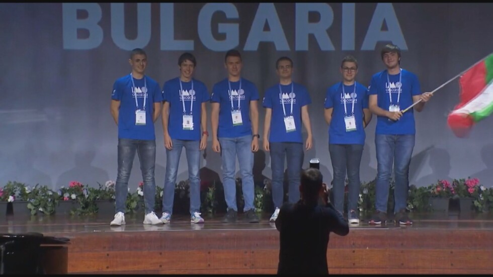 Исторически успех за България: Шестима гимназисти с 5 медала на олимпиадата по математика