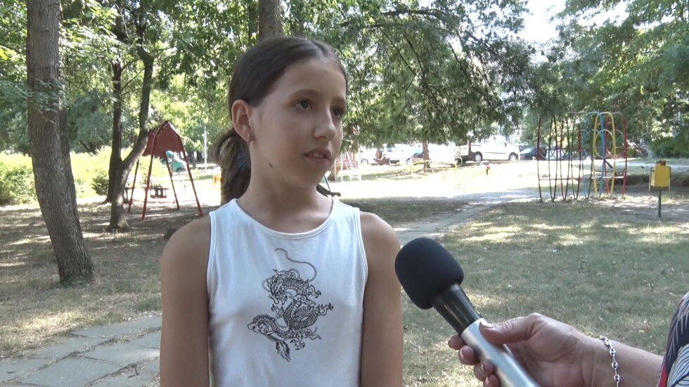 За втори път 11-годишно момиче от Шумен открива и връща пари и документи