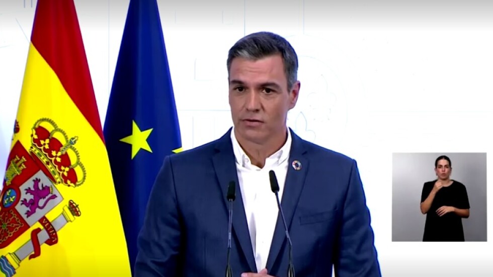 Премиерът на Испания призовава да не се носят вратовръзки, за да се пести енергия