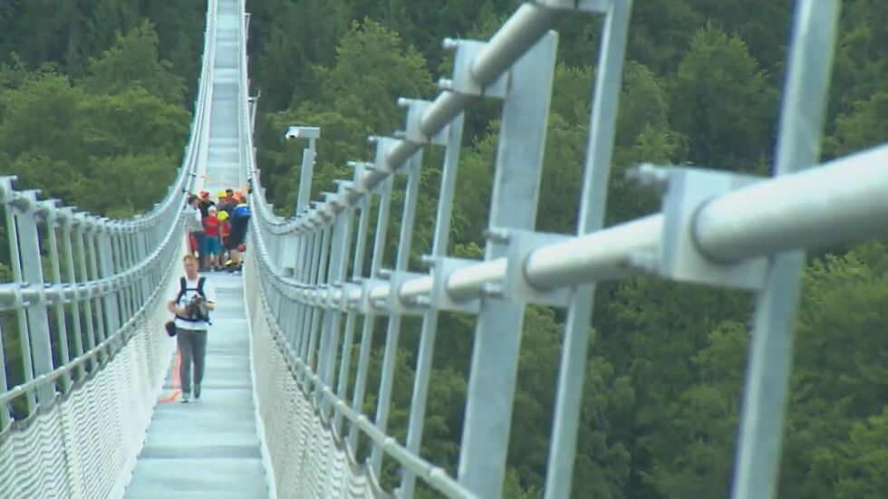 665 метра: Откриха най-дългия висящ мост в Германия
