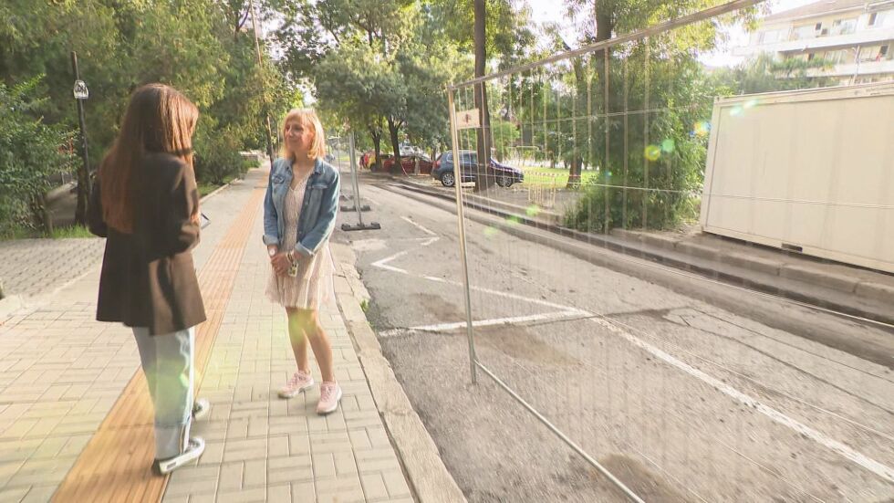 Ограда падна върху майка с дете: Каква е причината за инцидента в центъра на София?