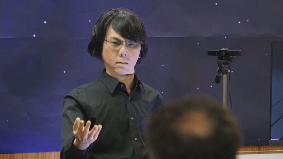 За първи път в света: Хуманоидни роботи дадоха пресконференция (ВИДЕО)