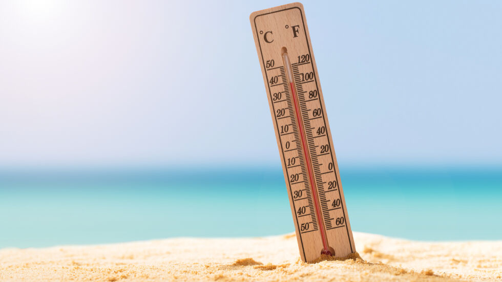 Опасно време: Кодове за жеги в цялата страна