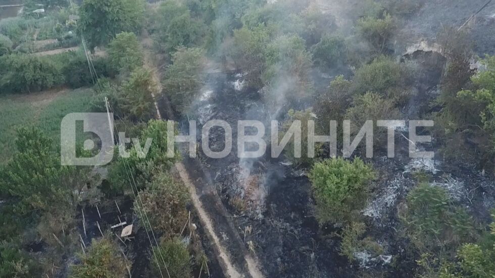 Кадри от дрон на огромния пожар край Русе (ВИДЕО)