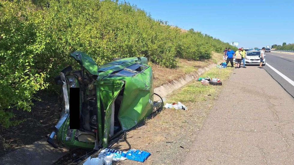 Катастрофа между камион и лека кола на „Тракия“ (СНИМКИ)