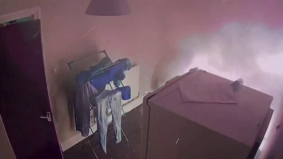 Пореден инцидент: Електрическа тротинетка се взриви в жилище в Бирмингам (ВИДЕО)