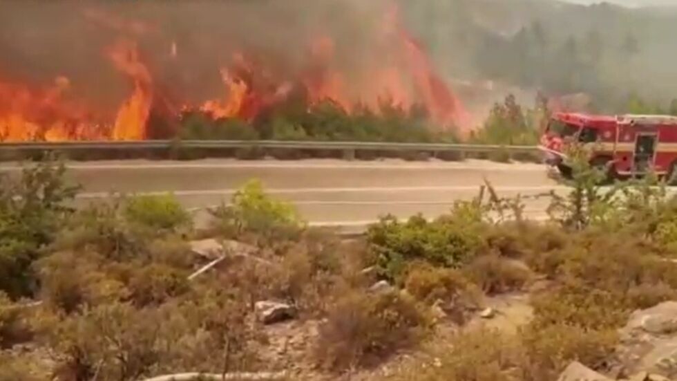 Няма жертви на горските пожари в Родос