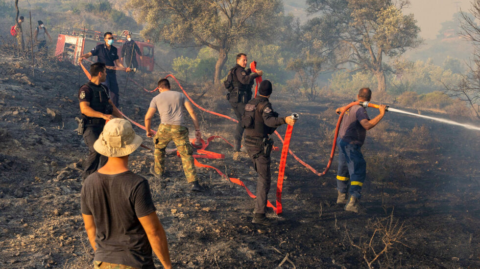Ръководител на огнеборците ни в Гърция: Това е най-големият пожар, възниквал в Европа