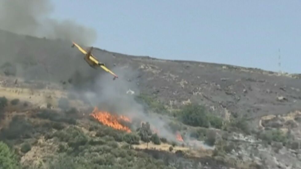 Противопожарен самолет се разби в Гърция (ВИДЕО)