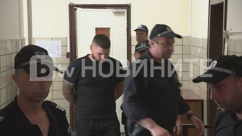 Георги Николаев пристигна в съда, заседанието е закрито (ВИДЕО)
