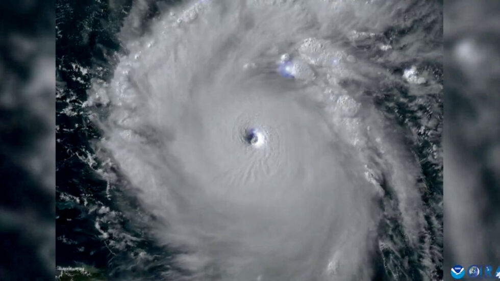 В окото на бурята: Ураган с ветрове от 240 км/ч удари островите на Карибско море (ВИДЕО и СНИМКИ)
