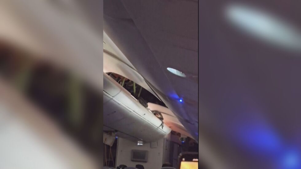 След кошмарната турбуленция на полет: Дете на 2 г. е открито заклещено в тавана на самолета
