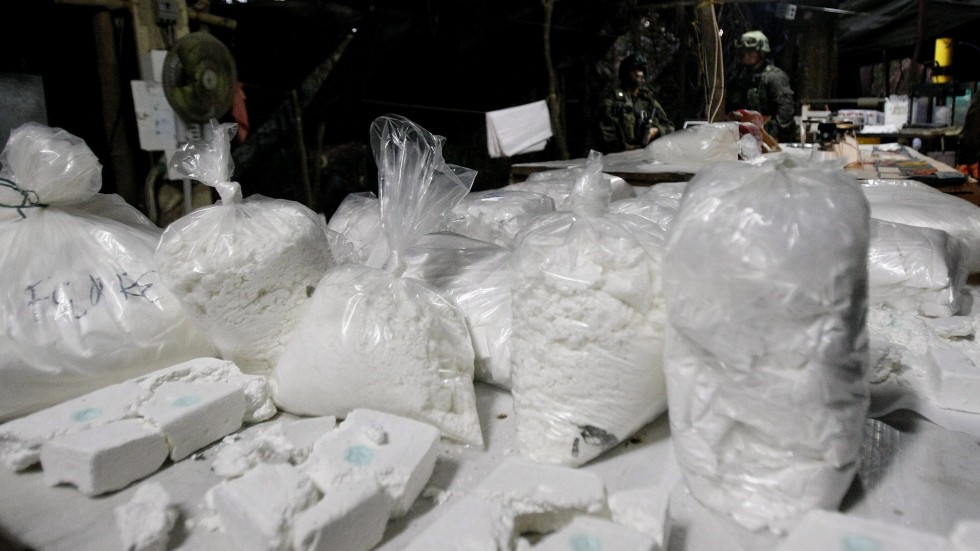Разбиха група за международен трафик на наркотици, пренасяла кокаин чрез „мулета”